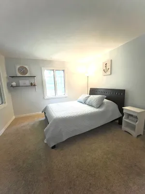 Fully Furnished Seneca Lake Lakefront Rental - 2-Star