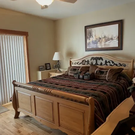Spacious Family Home Close to 4 Ski Resorts, Summit County CO- Mountain Serenity
