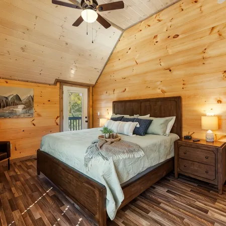 SummerFun! Pets, Indoor Pool, Fire Pit, Hot Tub, Foosball/Air Hockey, Dollywood!