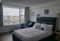 Pool Luxury Oceanfront Family Getaway w/ Balcony - homestay