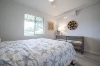 Ocean view, fully remodeled, 2nd floor, few steps away from the best beaches - プール