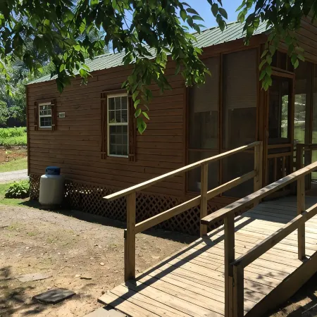 CREEKSIDE CABINS  - CHIPMUNK