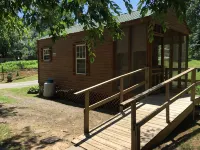 CREEKSIDE CABINS  - CHIPMUNK - Alphydda