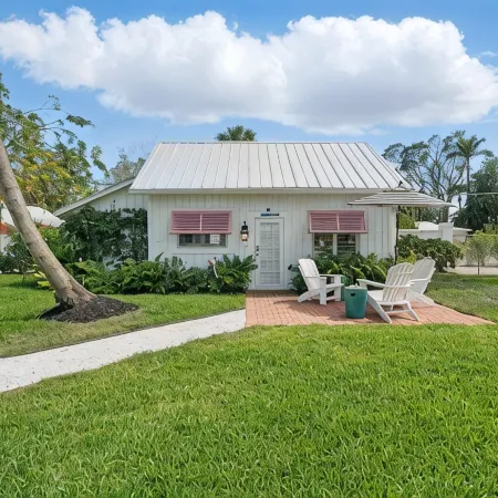 The Historic Coquina Cottages C is 2 Blocks to the Beach, 5th Avenue and 3rd St.