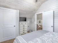 Loft at the Country Store! Unique Southern Stay! 1bed, 1bath Hotels in Grainger County