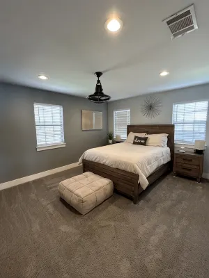 Spacious 6-bedroom house on Lake LB J - 3-Star