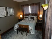 Bison Lodge For Quiet Contemplation, Modern Conveniences, AC/Wifi & Pets - 4 星級