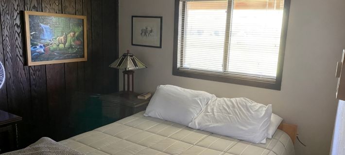 A wonderful, secluded 2 story cabin, deck, fire pit, stocked pond for fishing. Hotels in Cache County