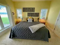 The Point on Cedar Creek Lake! Huge Lakefront! Panoramic Water Views! Spacious! - 4-Star
