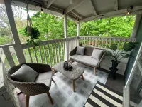 Cozy apartment right in Downtown Downers Grove - Wifi