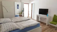 Modern Apartment In Central Location - Wifi