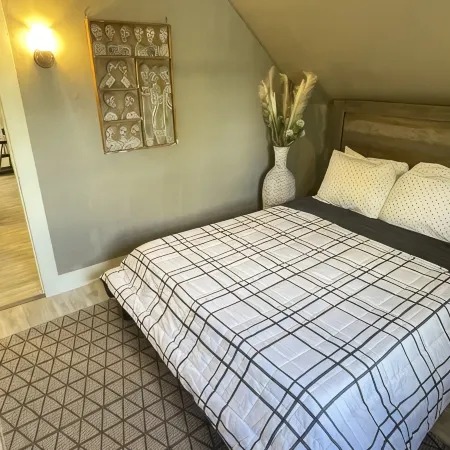 2b apt loft Downtown Ipswich