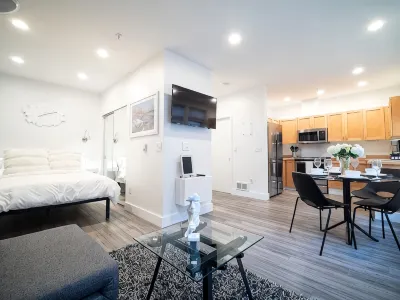 Modern Studio in the Heart of the City II Hotels in Pike Market District