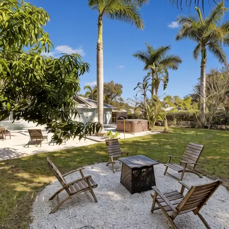Pineapple House - Near Beaches - Private South Facing Pool & Hot Tub - Walkable