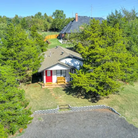 Woodland Retreat with Pool & Tennis court access!