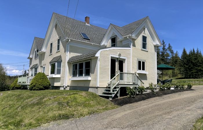 Spacious, Newly Remodeled House With Chef Kitchen On The Ocean