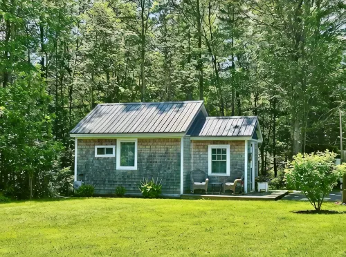 Cozy Cabin By The Pond, Sleeps 2 - 3-Star