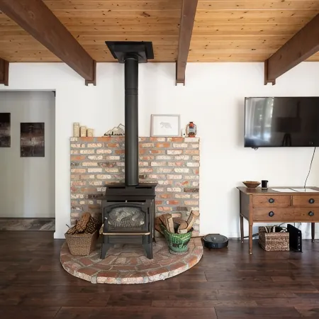 Pet and Family Friendly - Pool Access Included