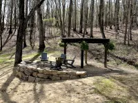 Cozy farmhouse! Pool table, fire pit, minutes to Lake James, downtown Marion! - Boutique