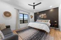 Location! Stunning 7b/8b, Sleeps 30! by Sdc w/Lake View, Hot Tub, &Theater! - 4星級