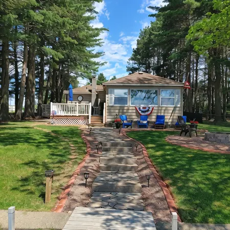 Beautiful 4 Seasons Minocqua Lake House with optional pontoon
