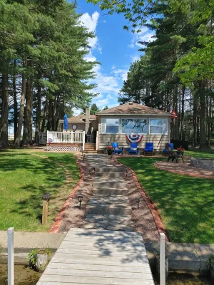 Beautiful 4 Seasons Minocqua Lake House with optional pontoon - 3-Star