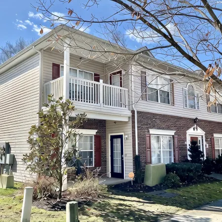 Lake Norman Condo near Charlotte! Great Location steps from downtown Cornelius!