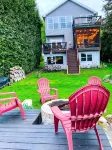 Cozy Lakefront Bungalow w firepit/dock/kayaks - 4-Star