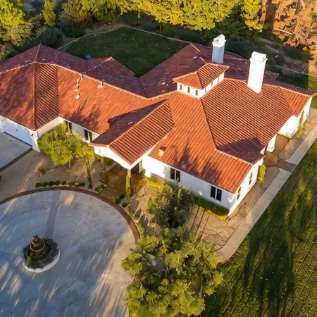 Villa Toscana - Upscale Wine Country Estate with Bridal Suite