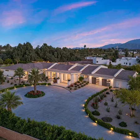 Private Oasis: 45 ft Pool, Spa, New Pickleball Ct, 9-Hole Golf, Grass Volleyball
