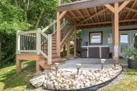 Relax - Hot Tub & Gorgeous Mountain Views - WiFi