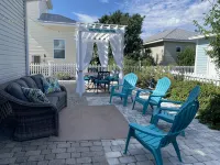 Full Beach House - Clipper Cove Cutie - 3-5 Min Walk to Beach - Sleeps 10 - Bungalows