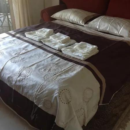 Stunning studio holiday apartment for 2/3 on resort, close to beach with 2 pools Hotels in Pizzo