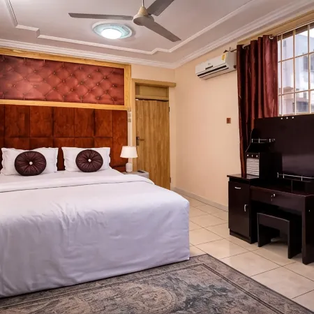 Airport Side Hotel