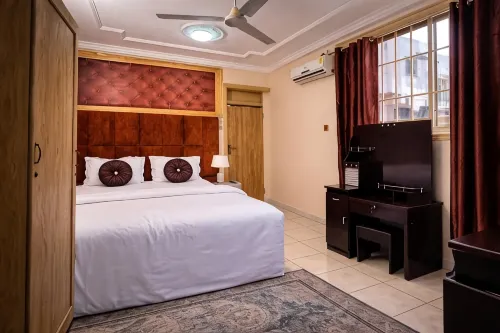 Airport Side Hotel - Gym