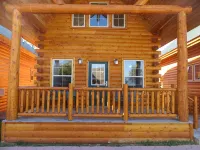 Cabins of Mackinac & Lodge - bar