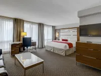 Hôtel Le Cantlie Suites Hotels near Outremont