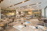 Clef Hotel - breakfast