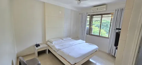 Hotel Aashish Deluxe Lodging, Kolhapur - 2-Star