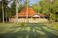 Desa Limasan Resort - Swimmingpools