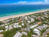 Crystal Shores Sunshine Beach - 4-Star