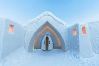 Arctic SnowHotel & Glass Igloos - 3 ดาว