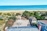 Your own private beach with this charming 3-bedroom beachfront house! - Boutique