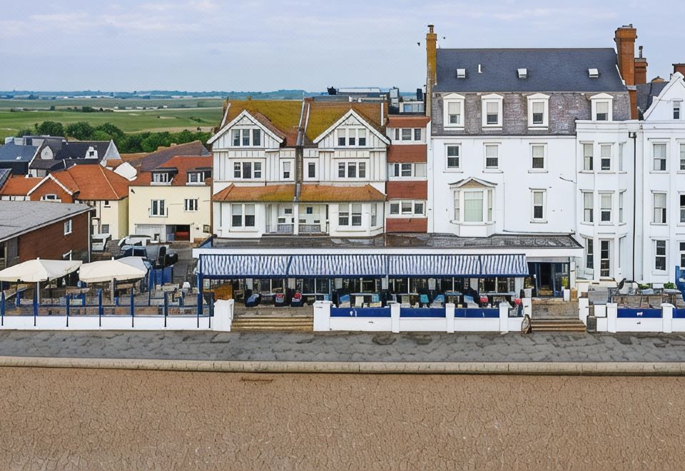 The White Lion Hotel - Housity