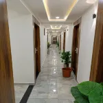 Hotel Royal Grand. - parking