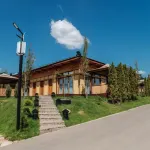 Sunrise Village Apart-Hotel Hotels near Renus