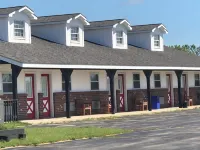 Exxon Quik Stop & Motel - Parking