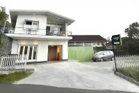 Urbanview Wisma Nirwana Tretes by RedDoorz Hotels in Prigen