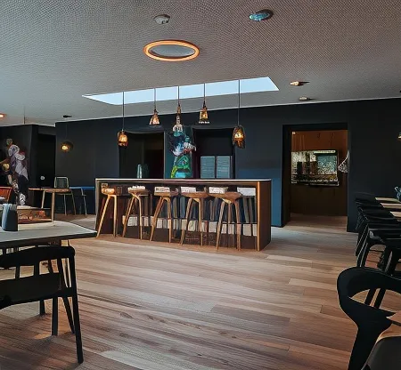 Montreux Youth Hostel Отели рядом с достопримечательностью «Mountain Studio»