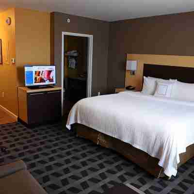 TownePlace Suites Lawrence Downtown Rooms